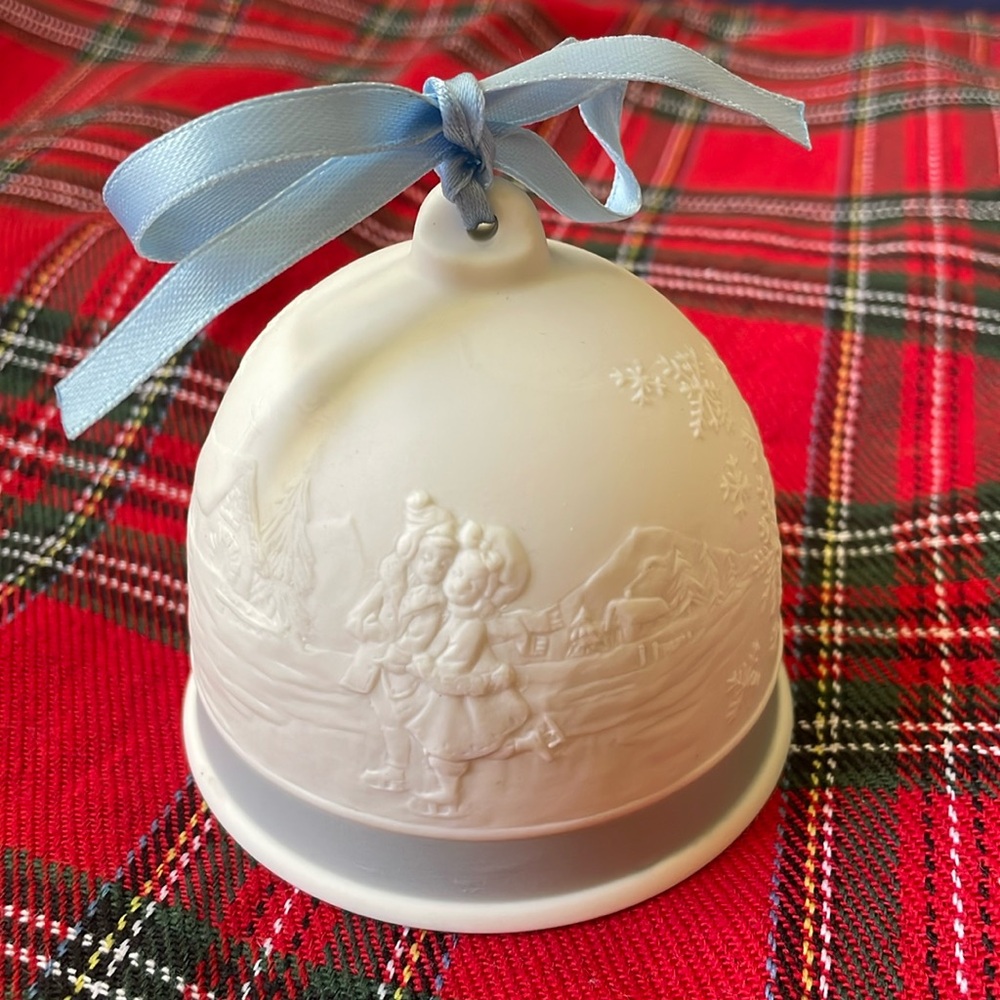 Lladro Ornament Seasons Winter Bell Collectors Society 1994 blue